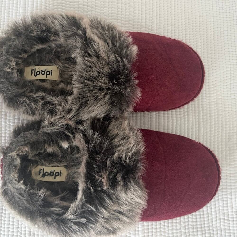 Slippers Floopi burgundy and gray faux fur size large 9-10